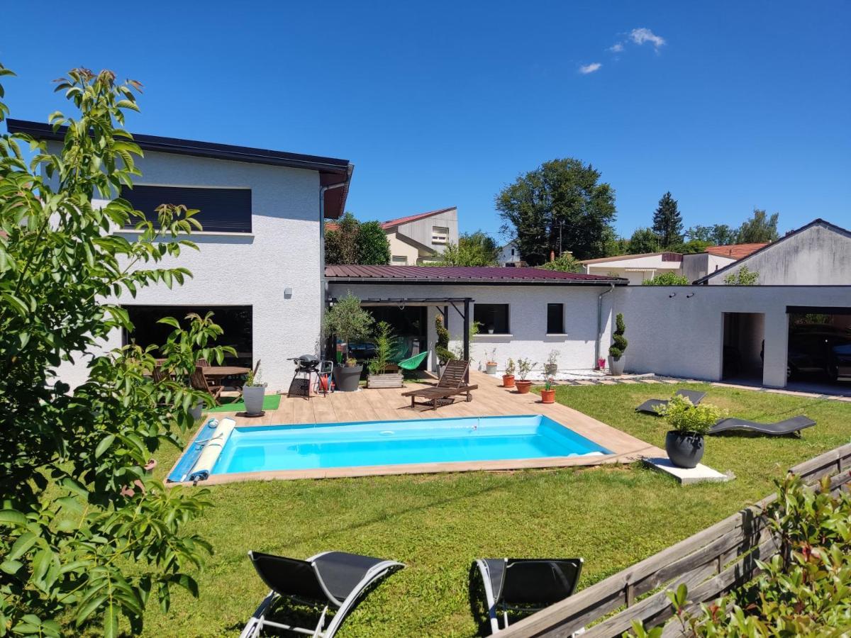 Вілла Le Doubs Repere Montferrand-le-Chateau Екстер'єр фото